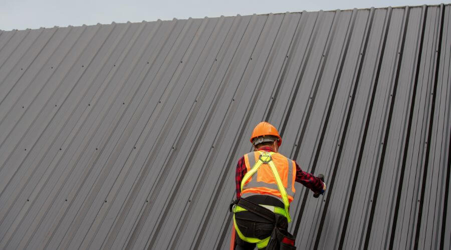 Professional gutter cleaning in New Waverly, TX